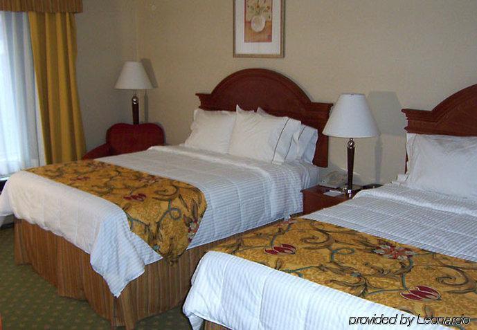 Fairfield Inn & Suites Detroit פרמינגטון הילס חדר תמונה