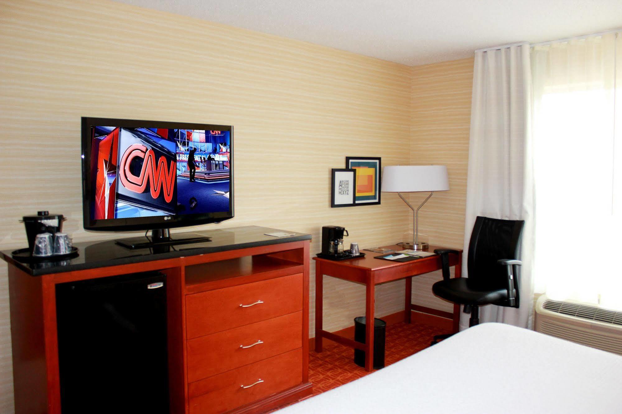 Fairfield Inn & Suites Detroit פרמינגטון הילס מראה חיצוני תמונה